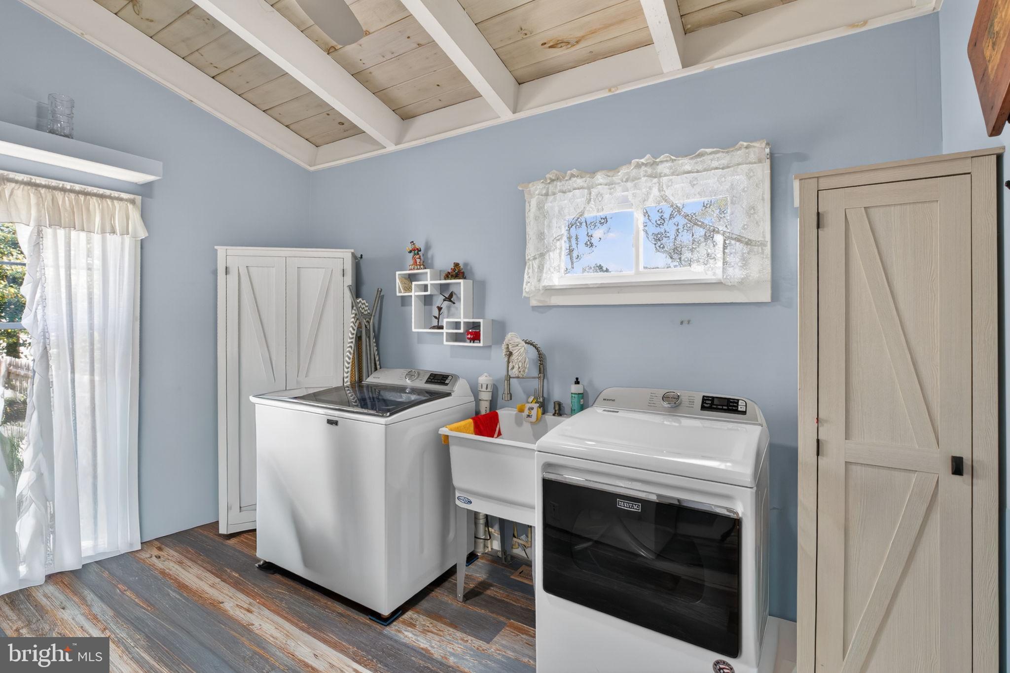 MITCHELL ESTATES - Residential