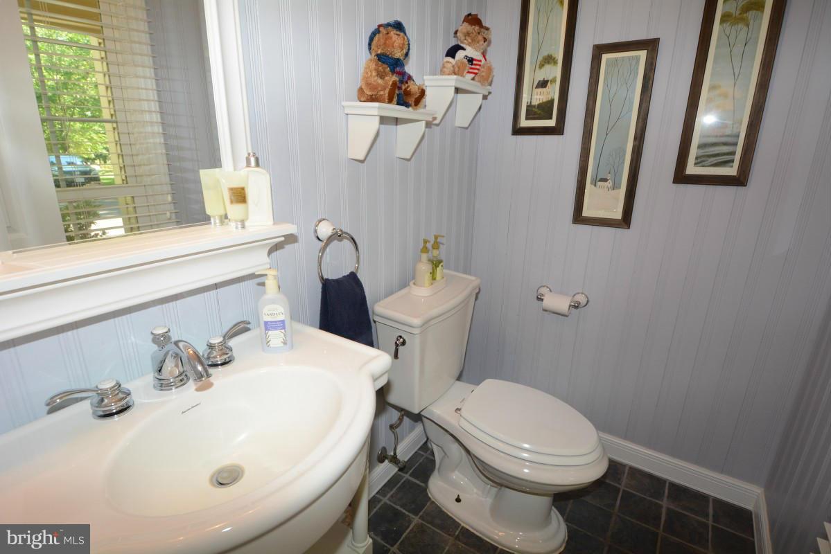 HAMPTONS GROVE - Residential