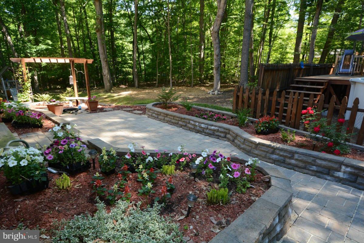 HAMPTONS GROVE - Residential