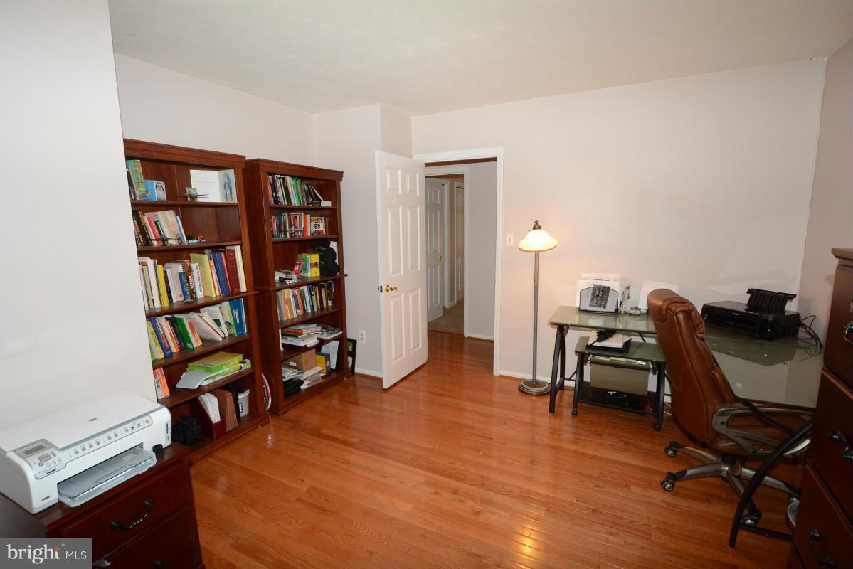 HAMPTONS GROVE - Residential