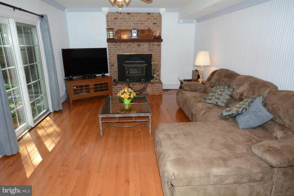 HAMPTONS GROVE - Residential