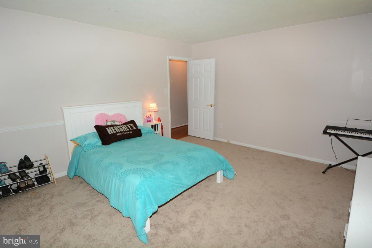 HAMPTONS GROVE - Residential