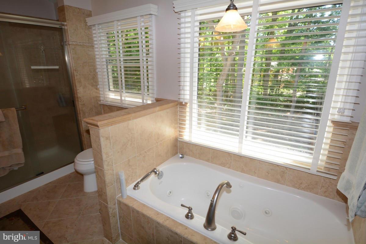 HAMPTONS GROVE - Residential