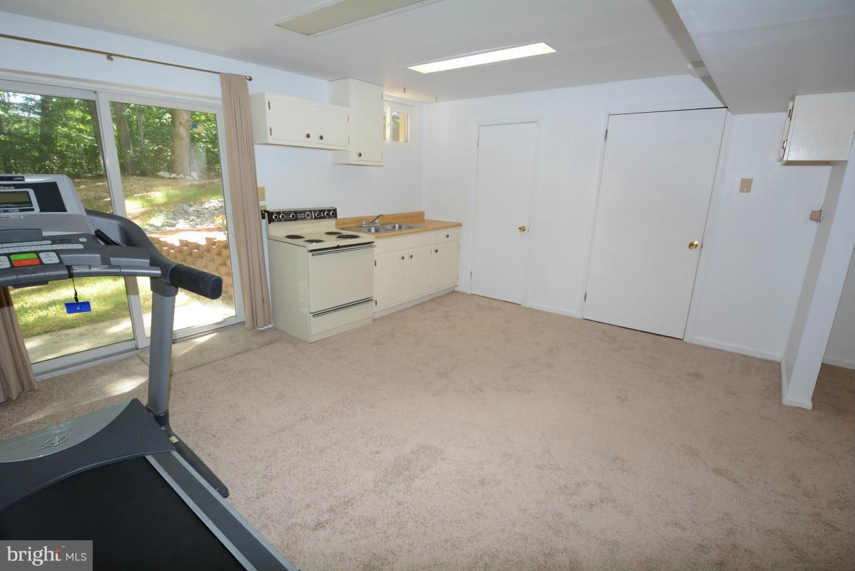 HAMPTONS GROVE - Residential