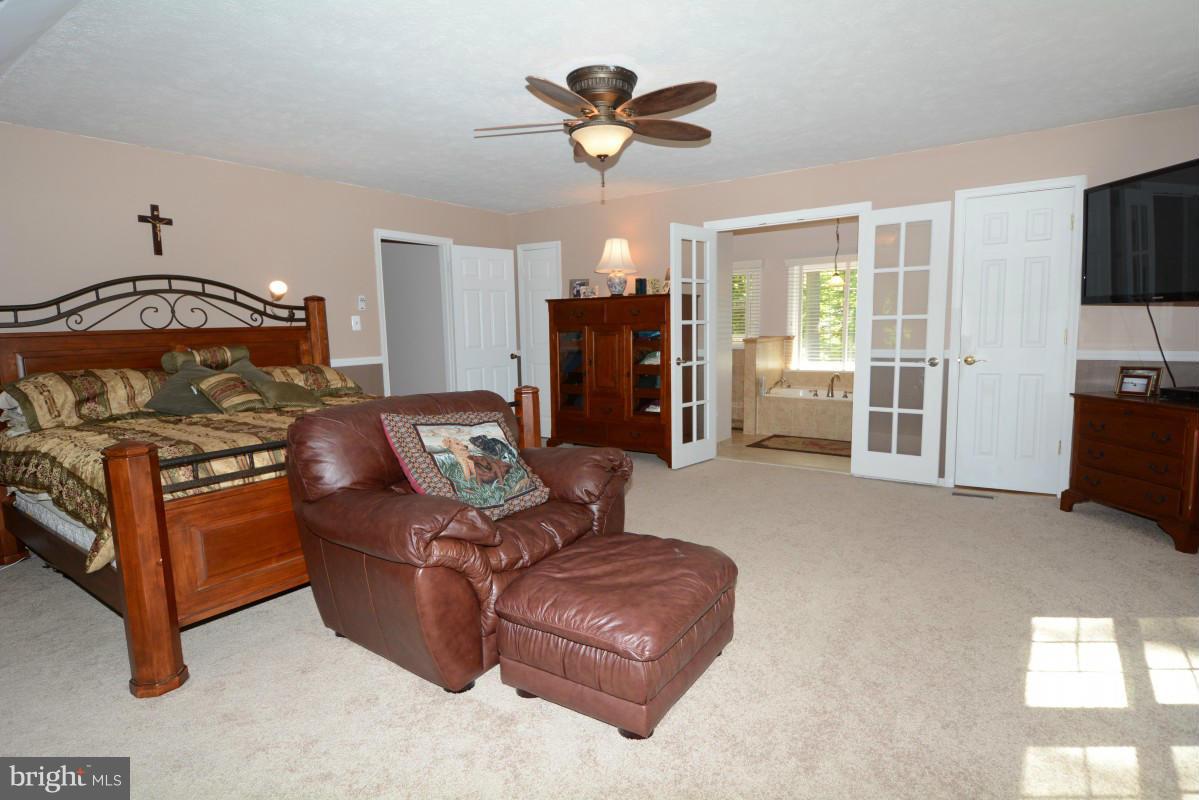 HAMPTONS GROVE - Residential