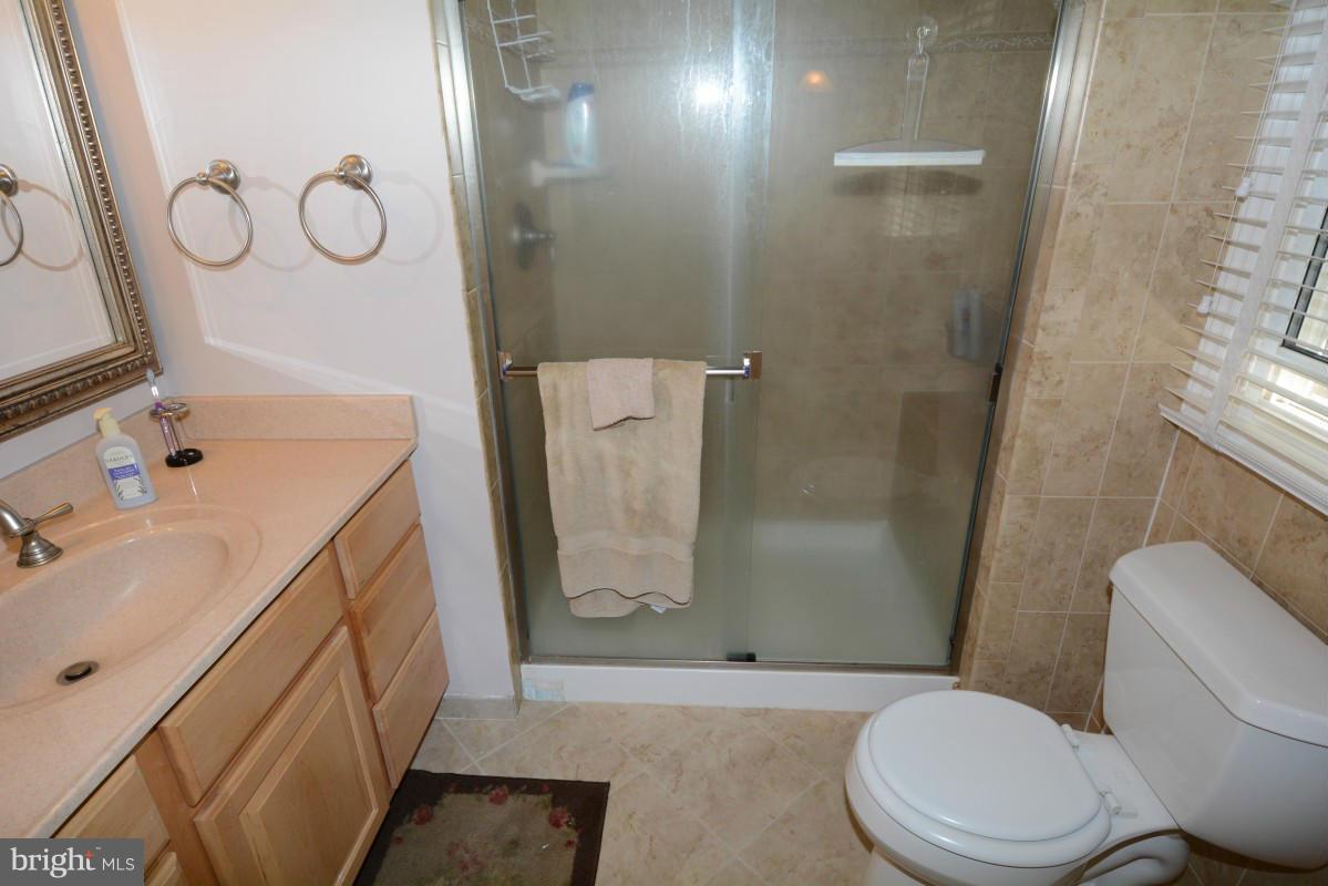 HAMPTONS GROVE - Residential