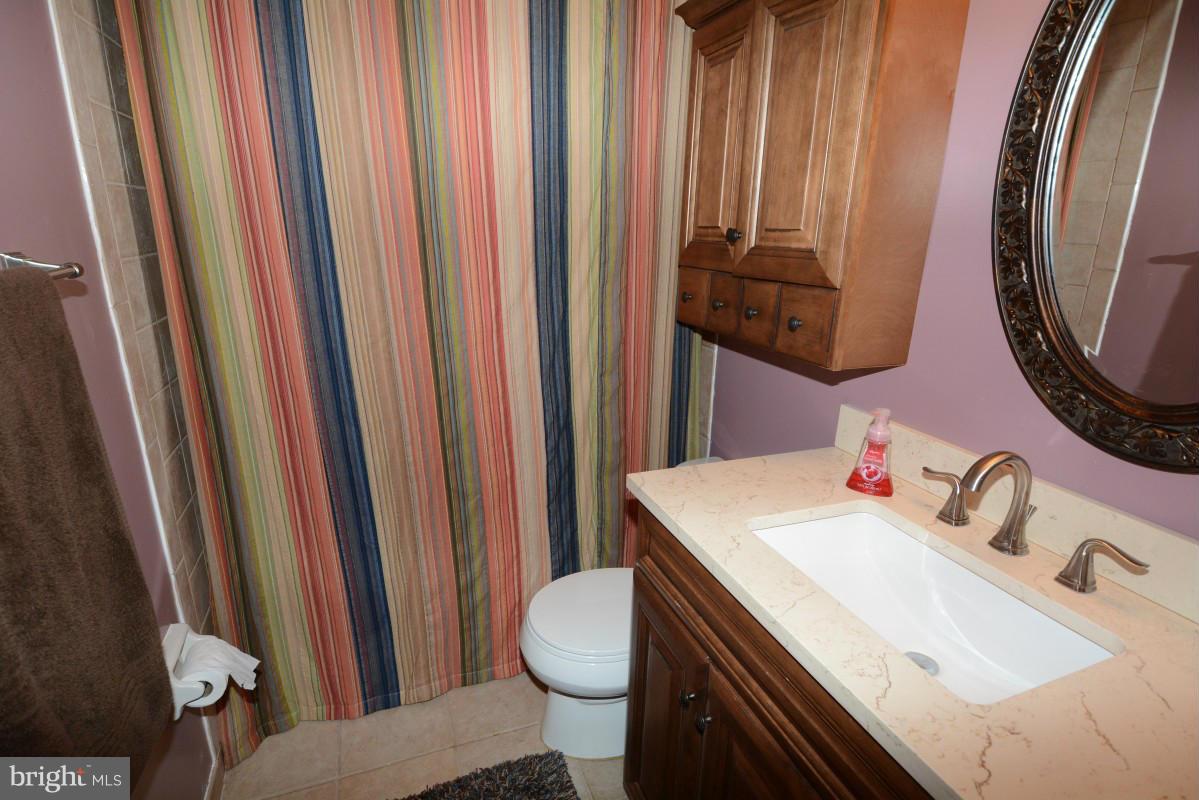 HAMPTONS GROVE - Residential