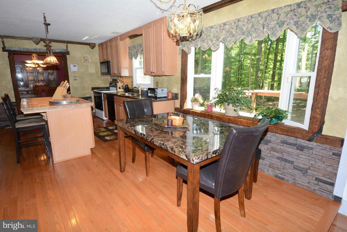 HAMPTONS GROVE - Residential