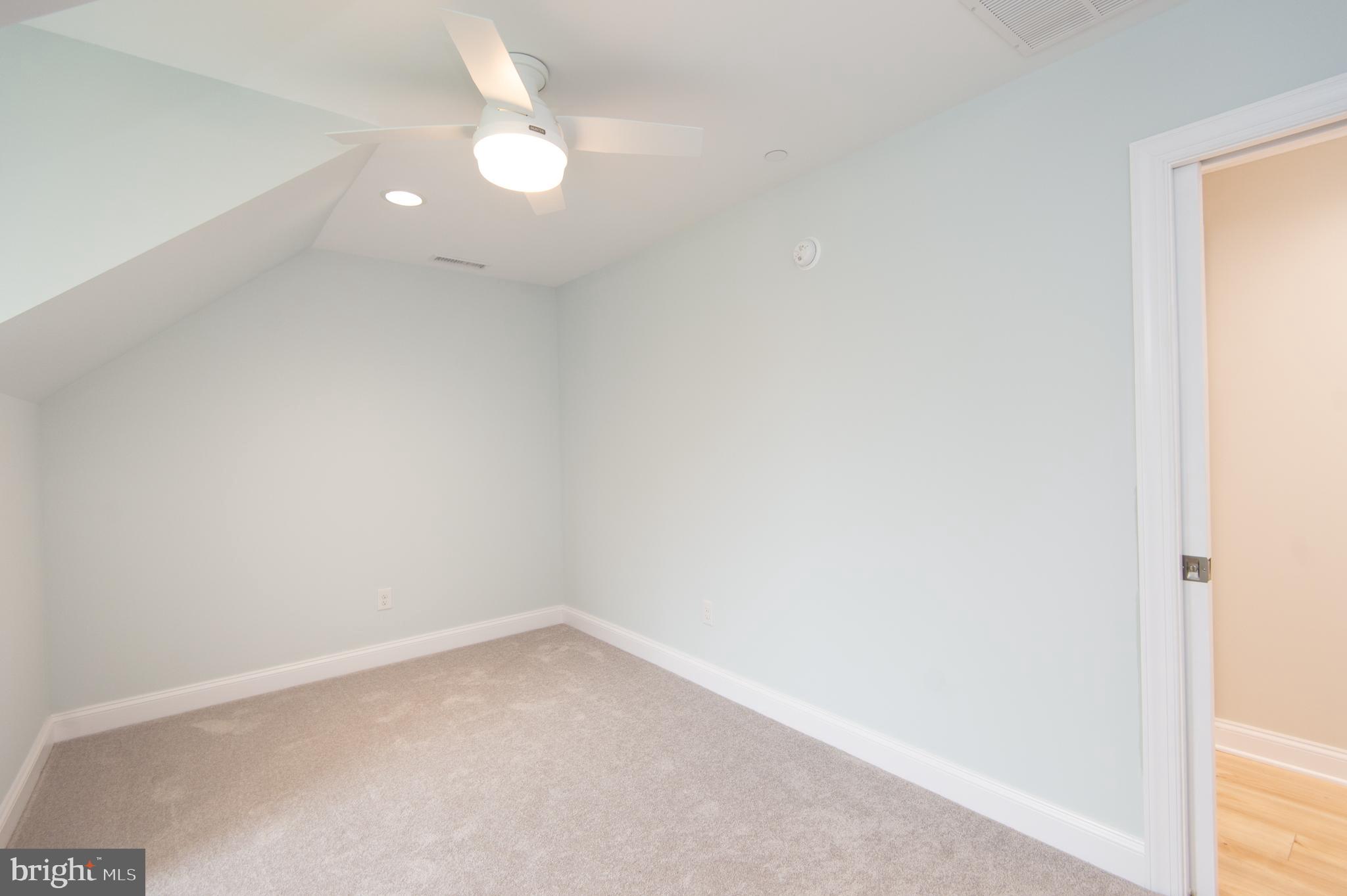 HORNS POINT - Residential