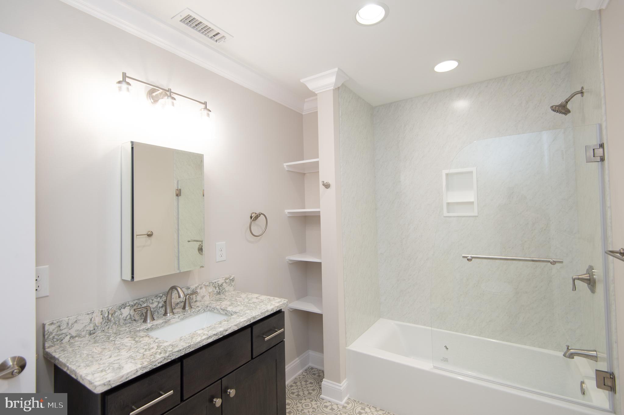 HORNS POINT - Residential