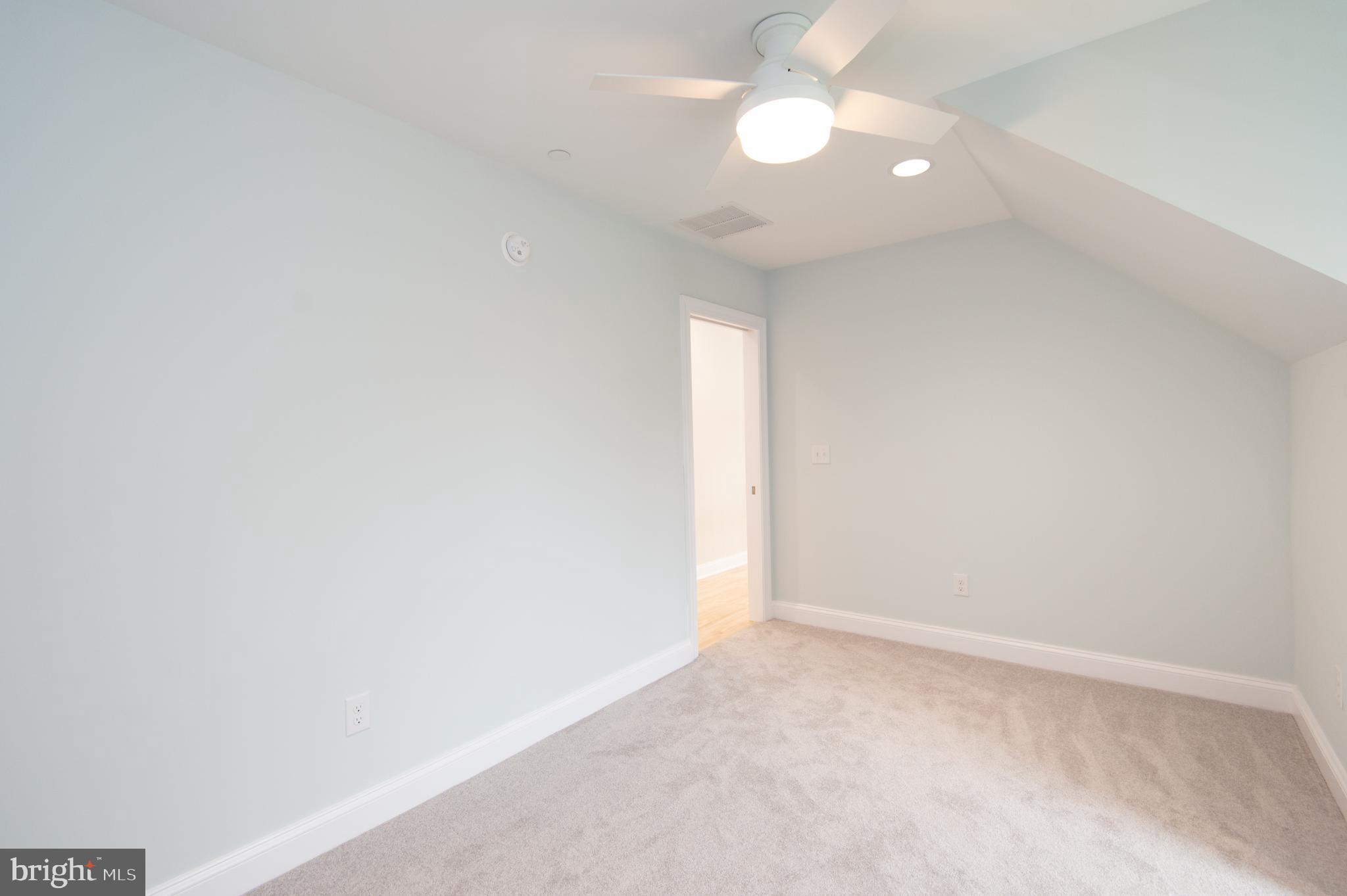 HORNS POINT - Residential