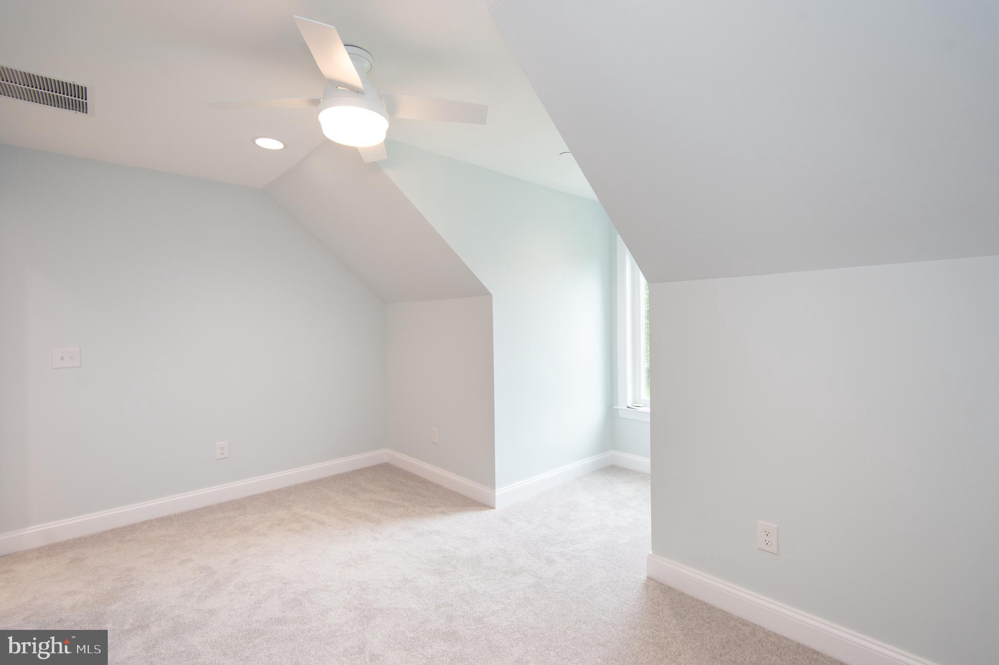 HORNS POINT - Residential