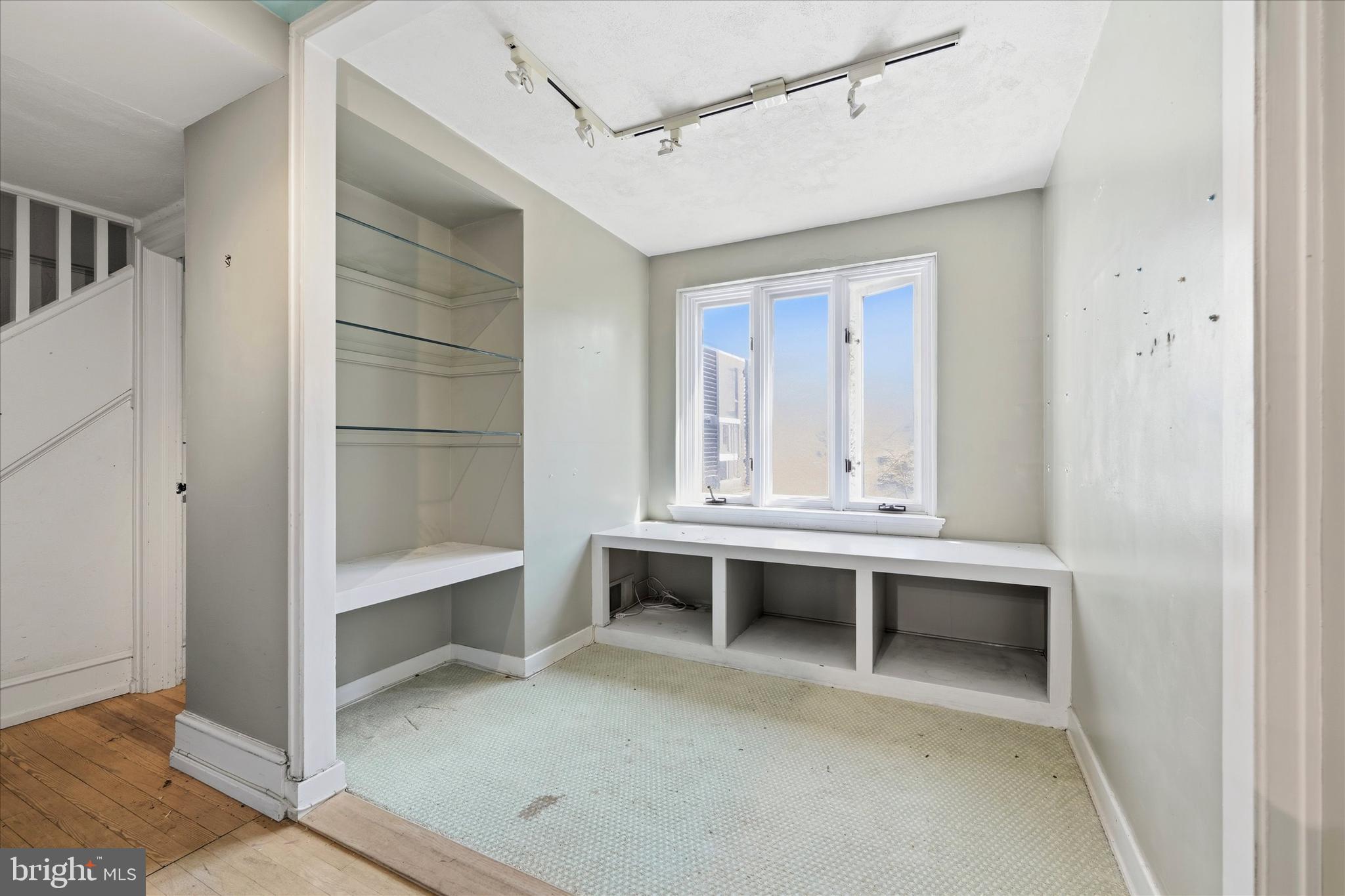 GLADWYNE - Residential