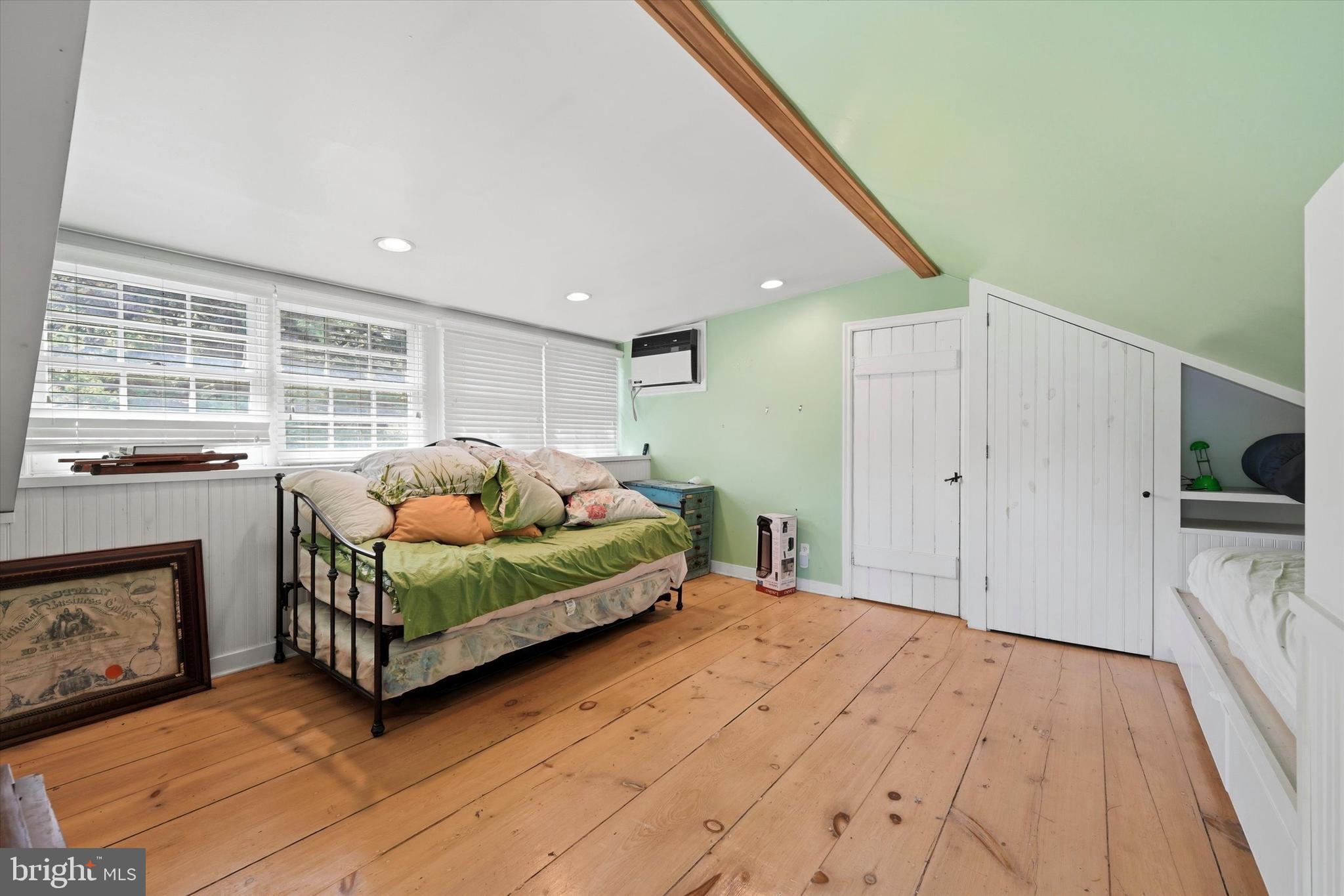 GLADWYNE - Residential