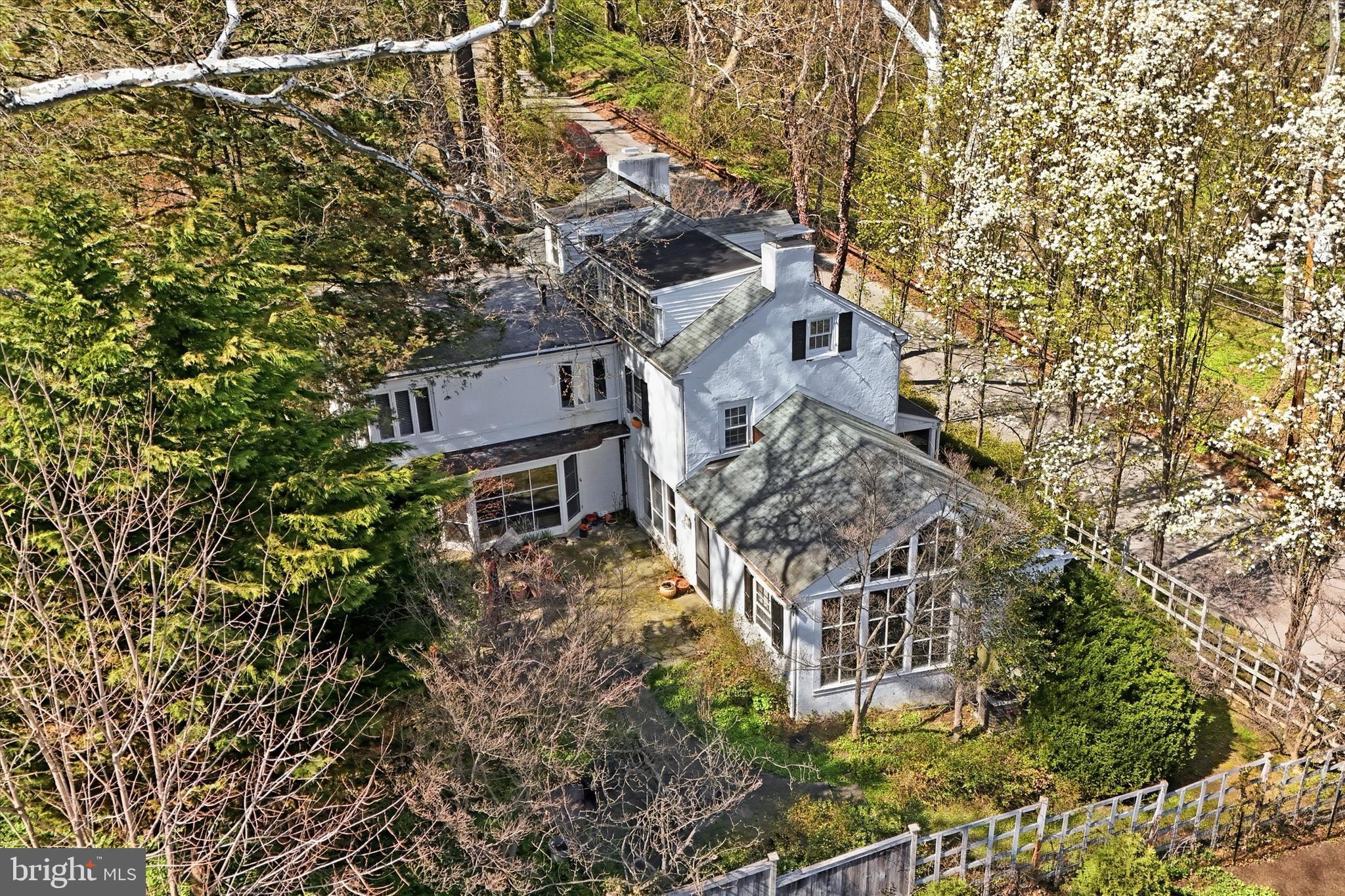 GLADWYNE - Residential