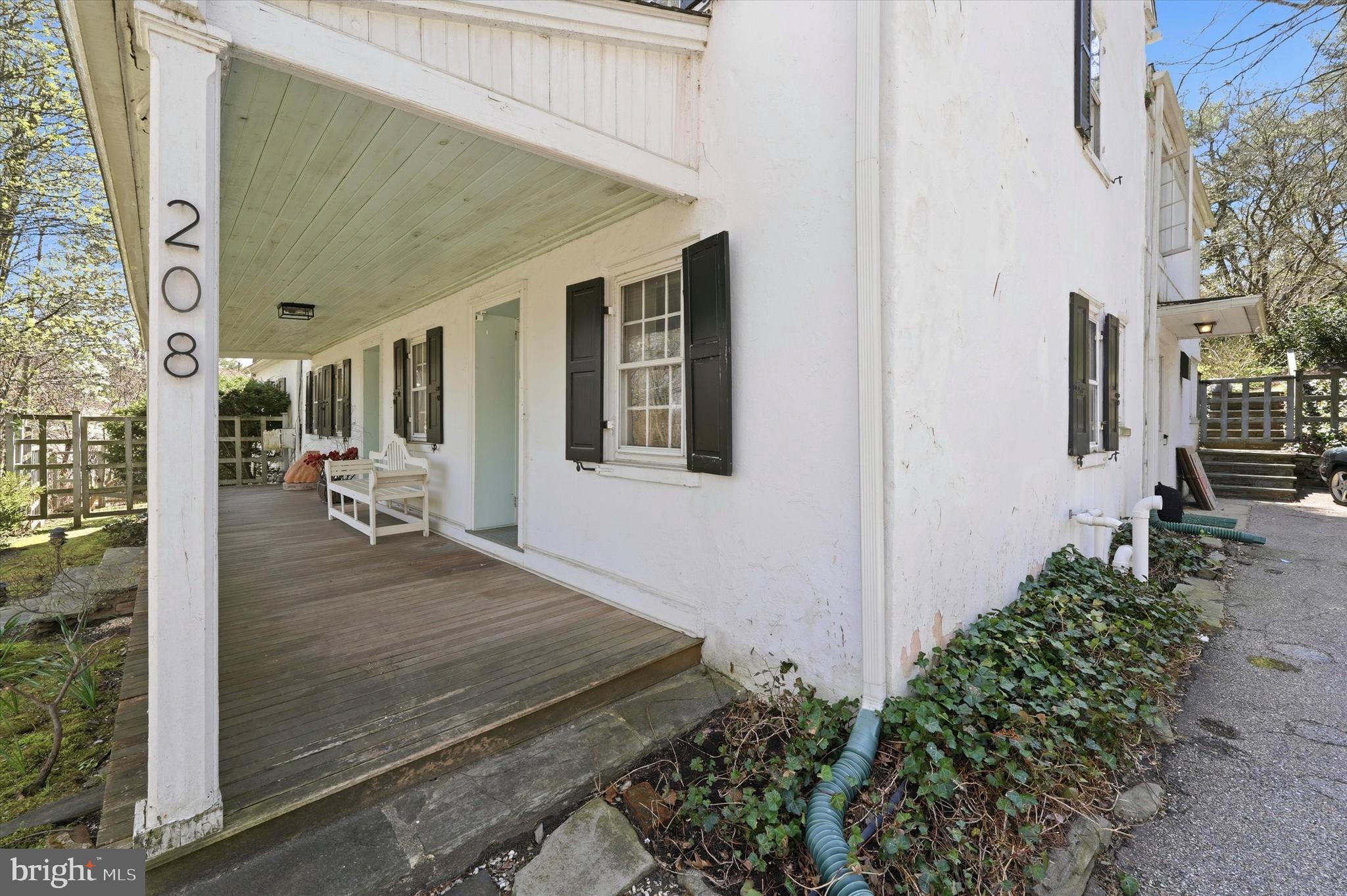 GLADWYNE - Residential