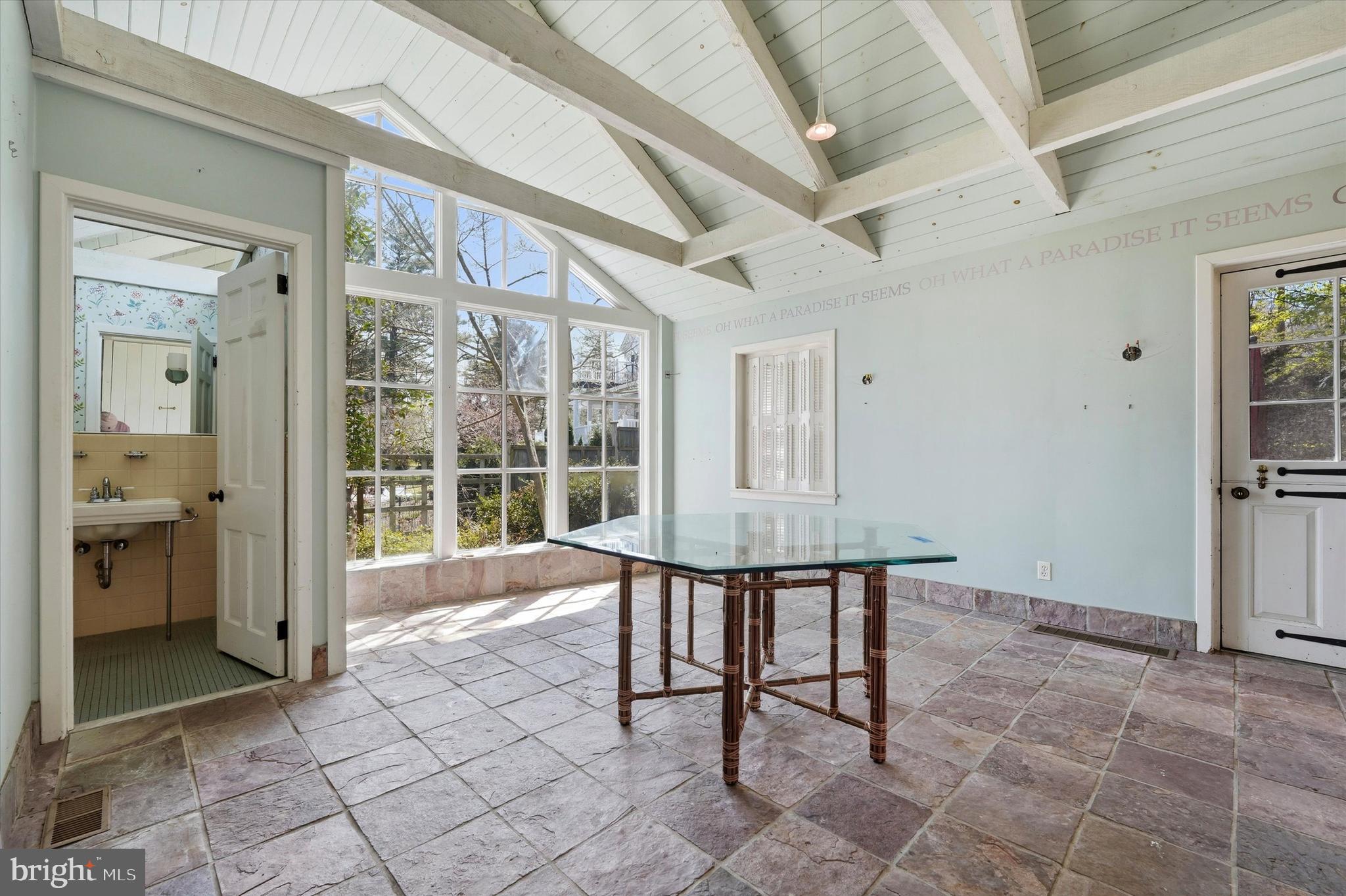 GLADWYNE - Residential