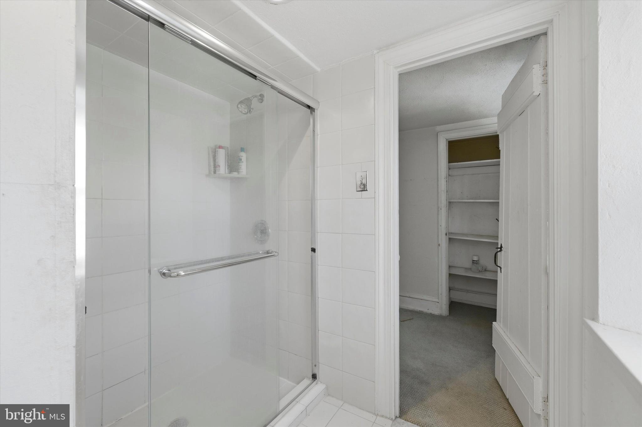 GLADWYNE - Residential