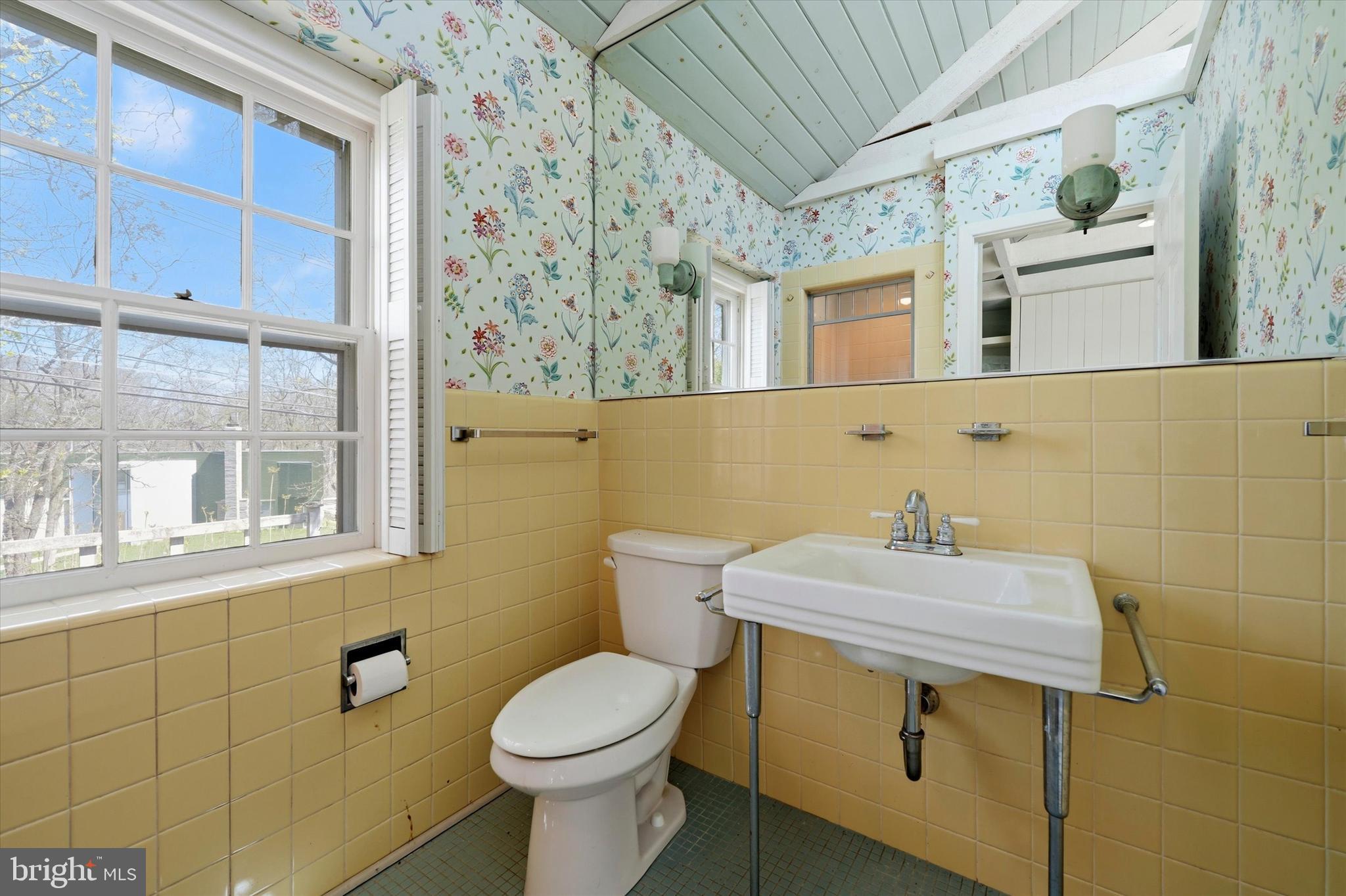 GLADWYNE - Residential