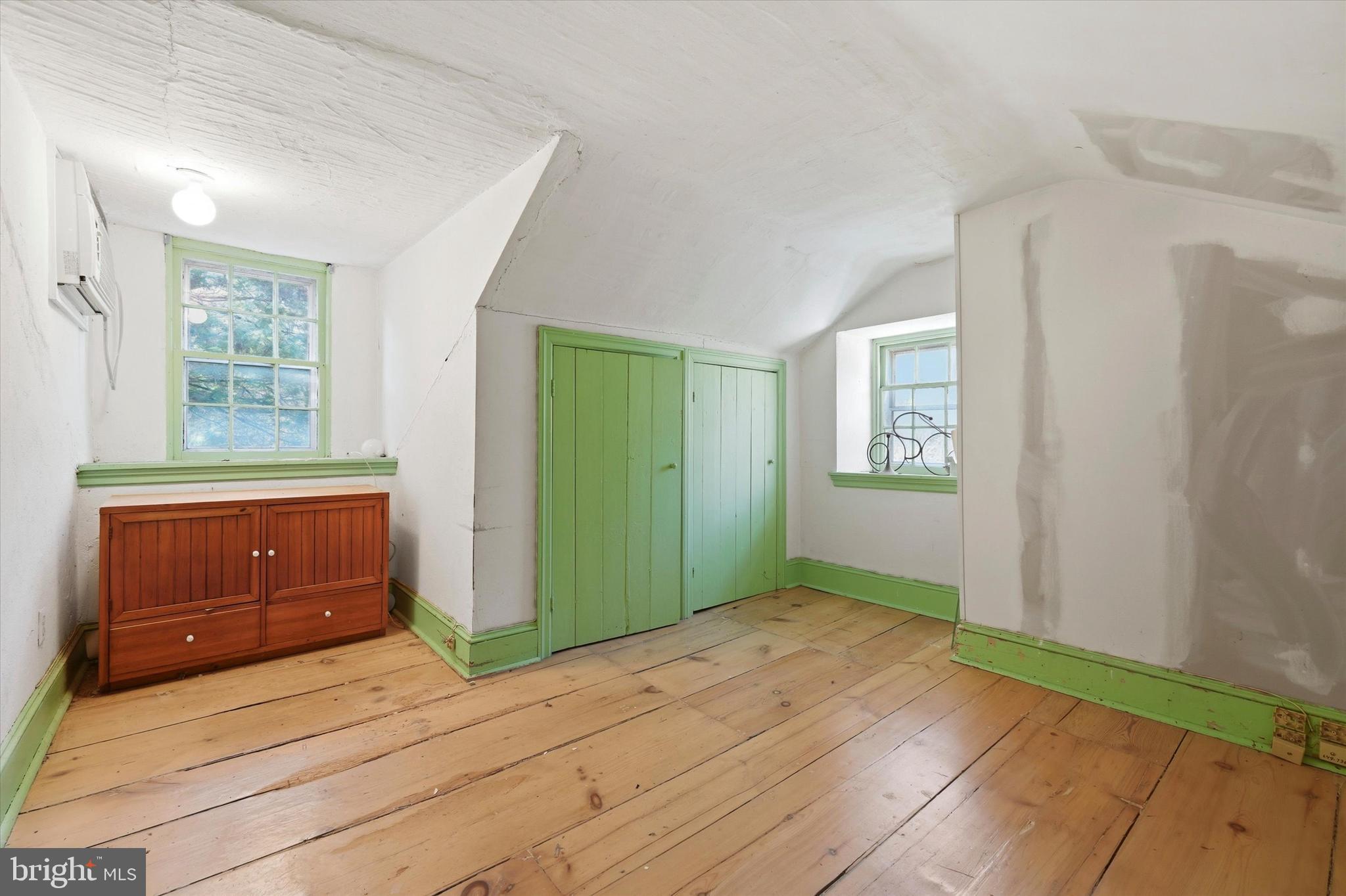 GLADWYNE - Residential