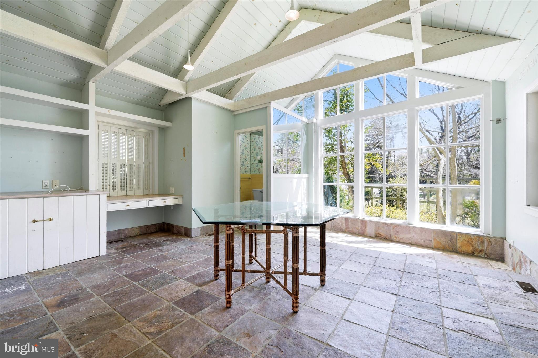 GLADWYNE - Residential