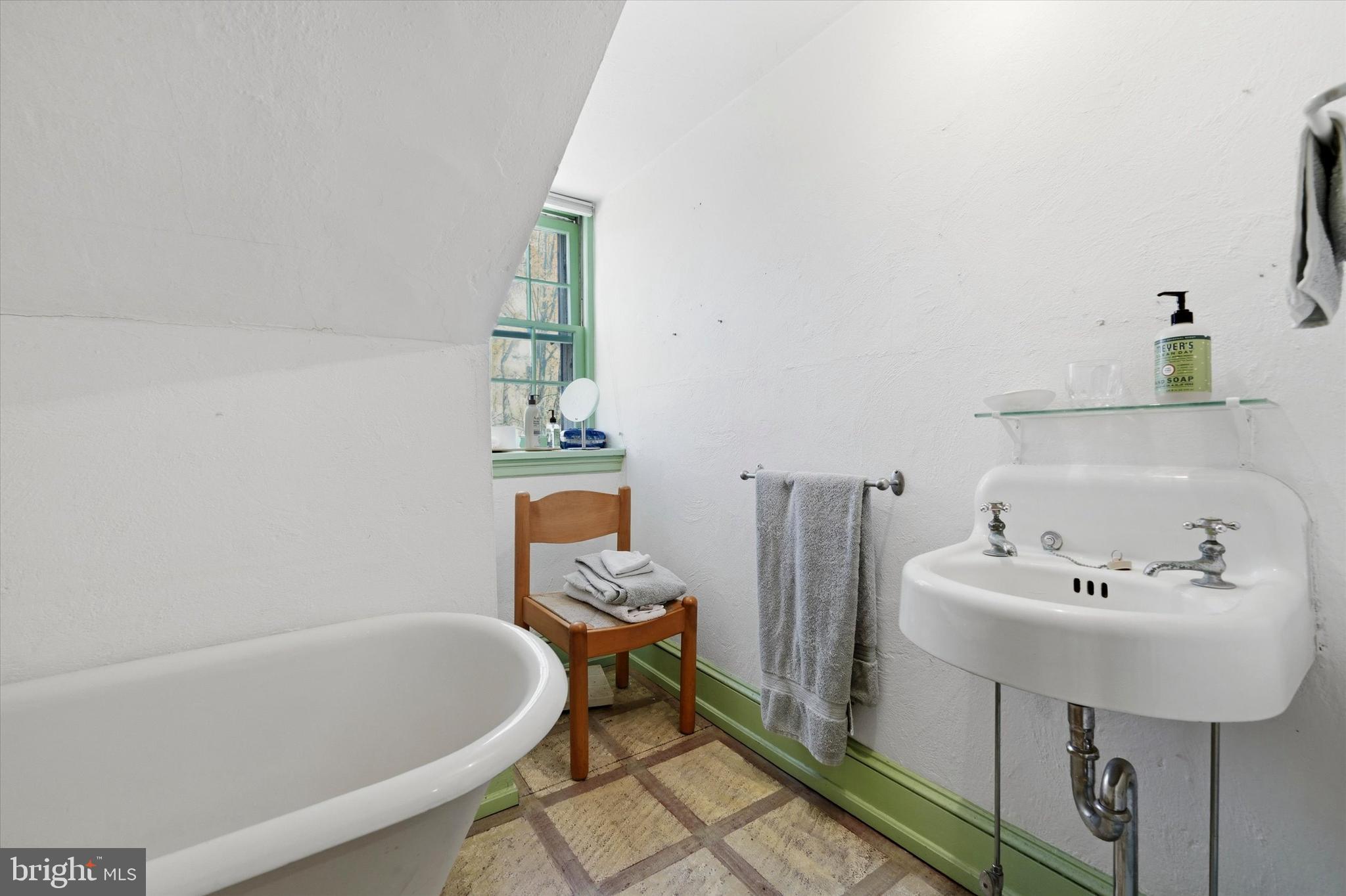 GLADWYNE - Residential