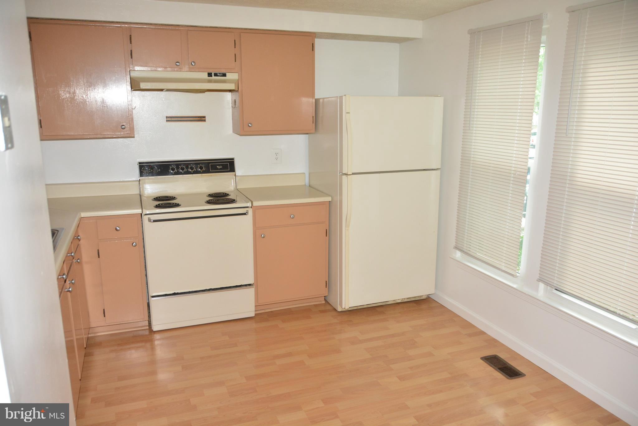 GLEN OAKS - Residential Lease