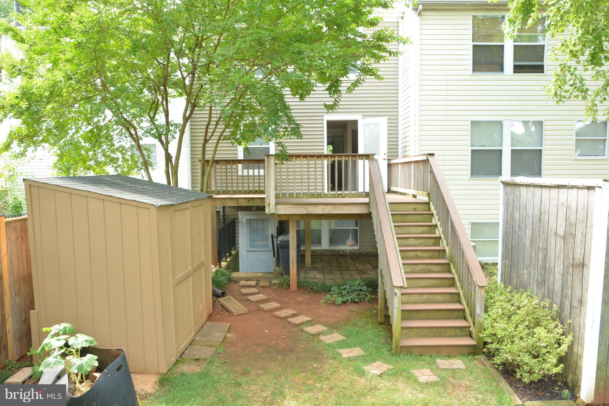 GLEN OAKS - Residential Lease