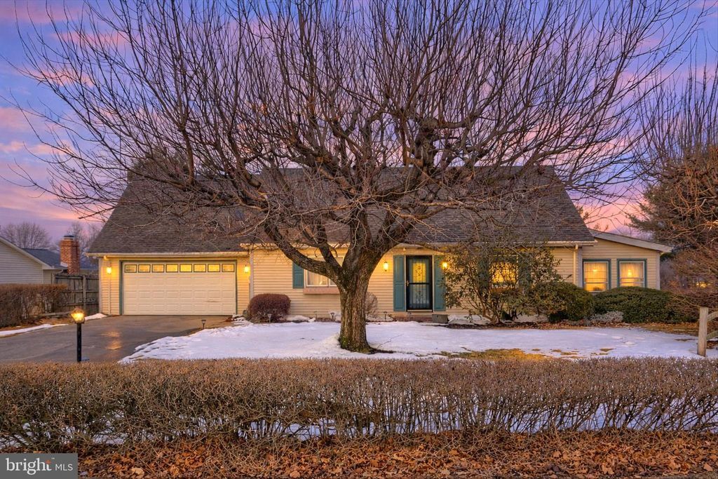 Photo of 202 Lindy Avenue, YORK SPRINGS, PA 17372 (MLS # PAAD2021958)