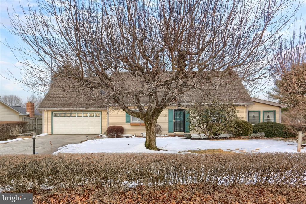 Photo of 202 Lindy Avenue, YORK SPRINGS, PA 17372 (MLS # PAAD2021958)