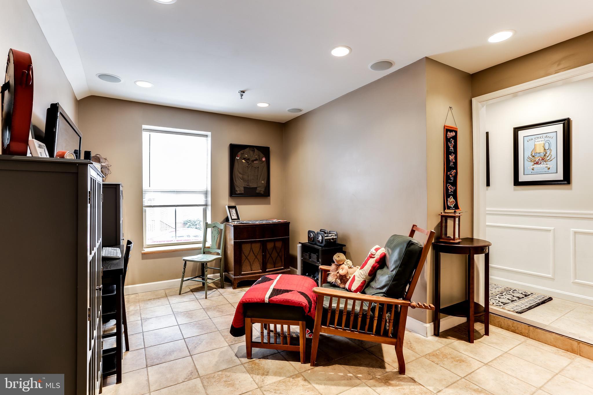 ATHENA SQUARE - Residential