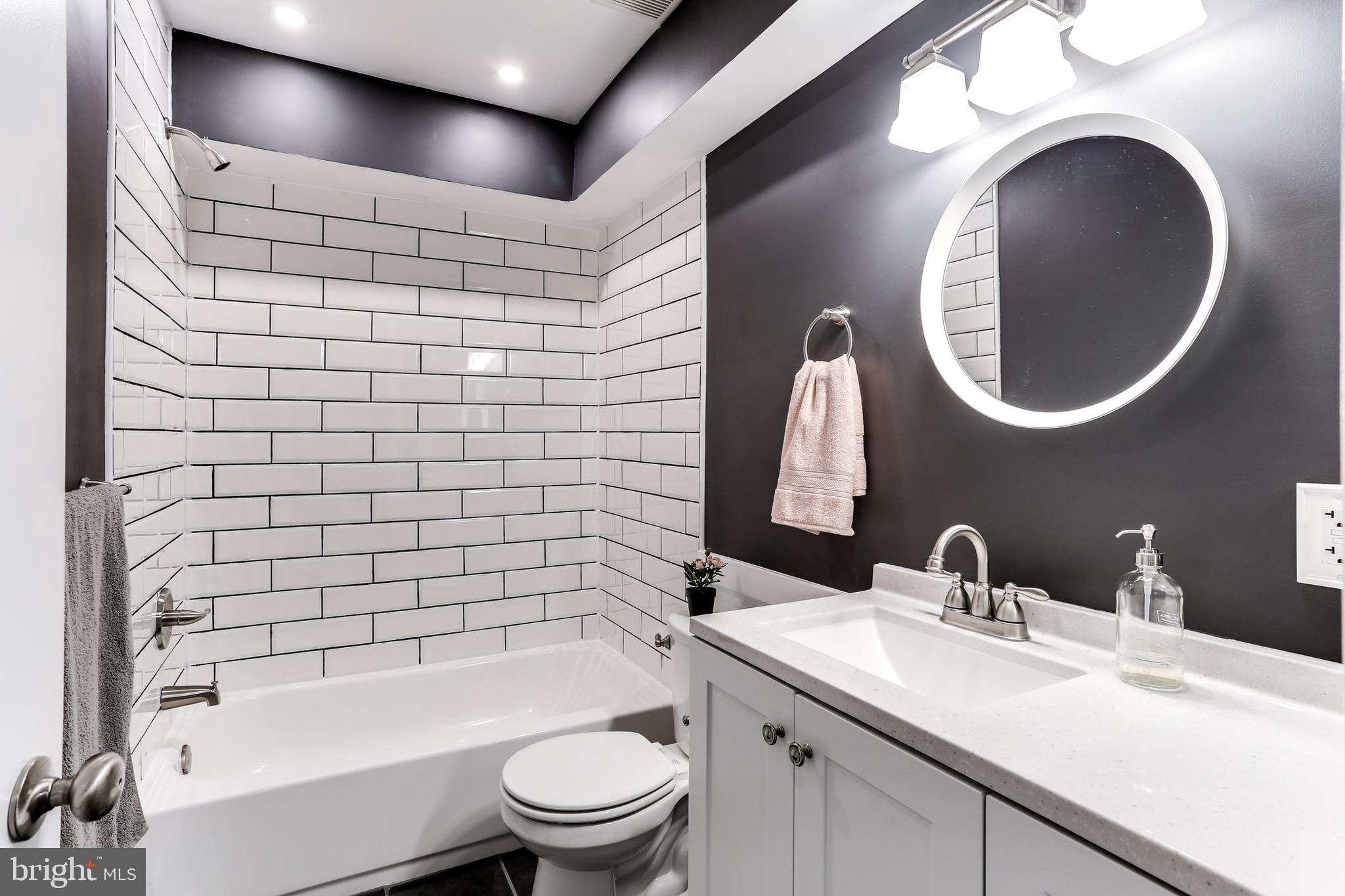 ATHENA SQUARE - Residential