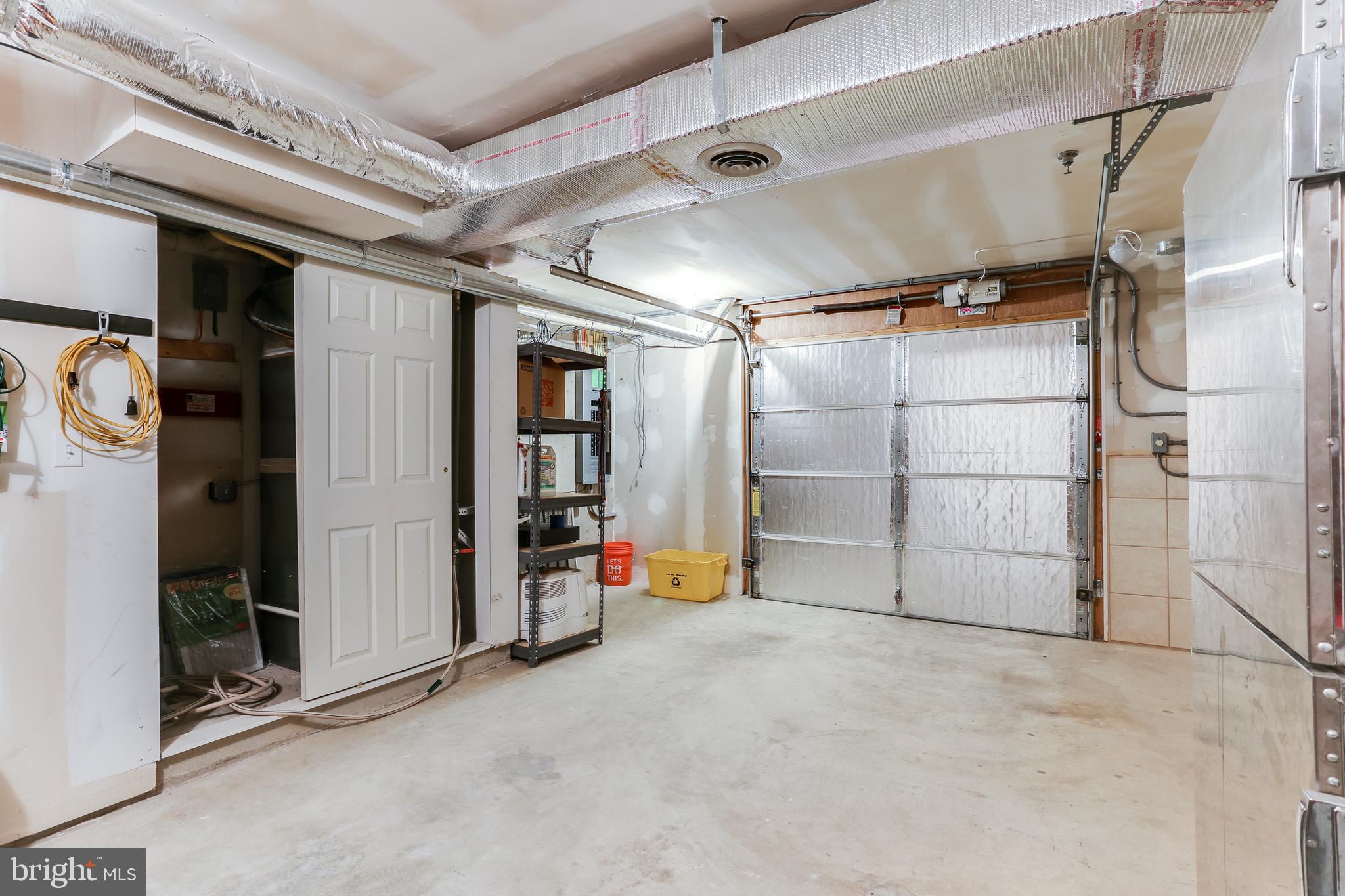 ATHENA SQUARE - Residential