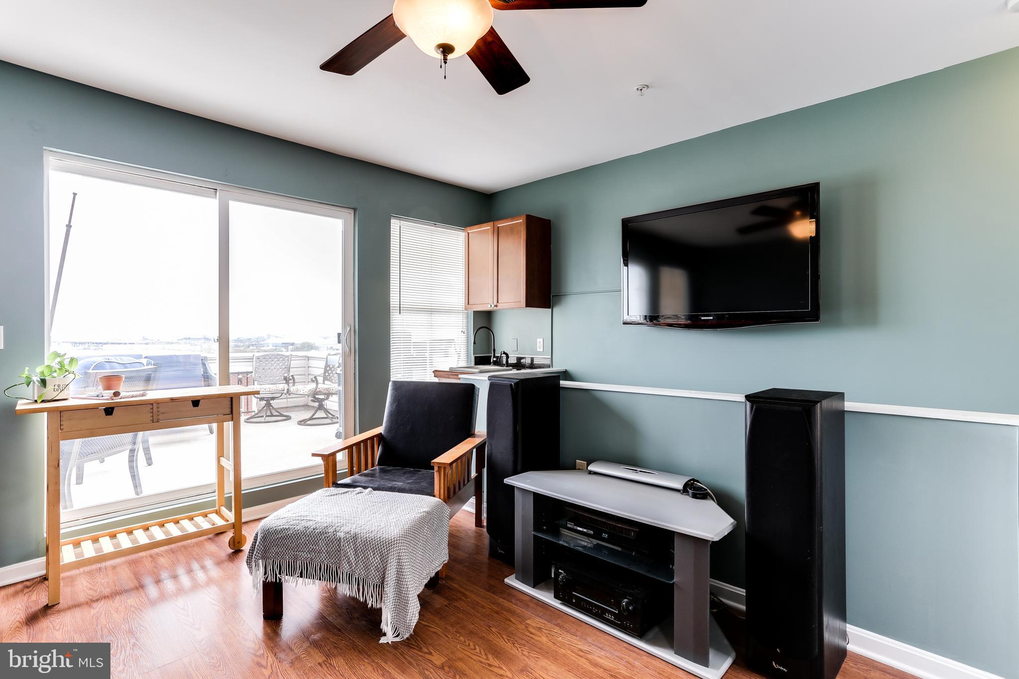 ATHENA SQUARE - Residential