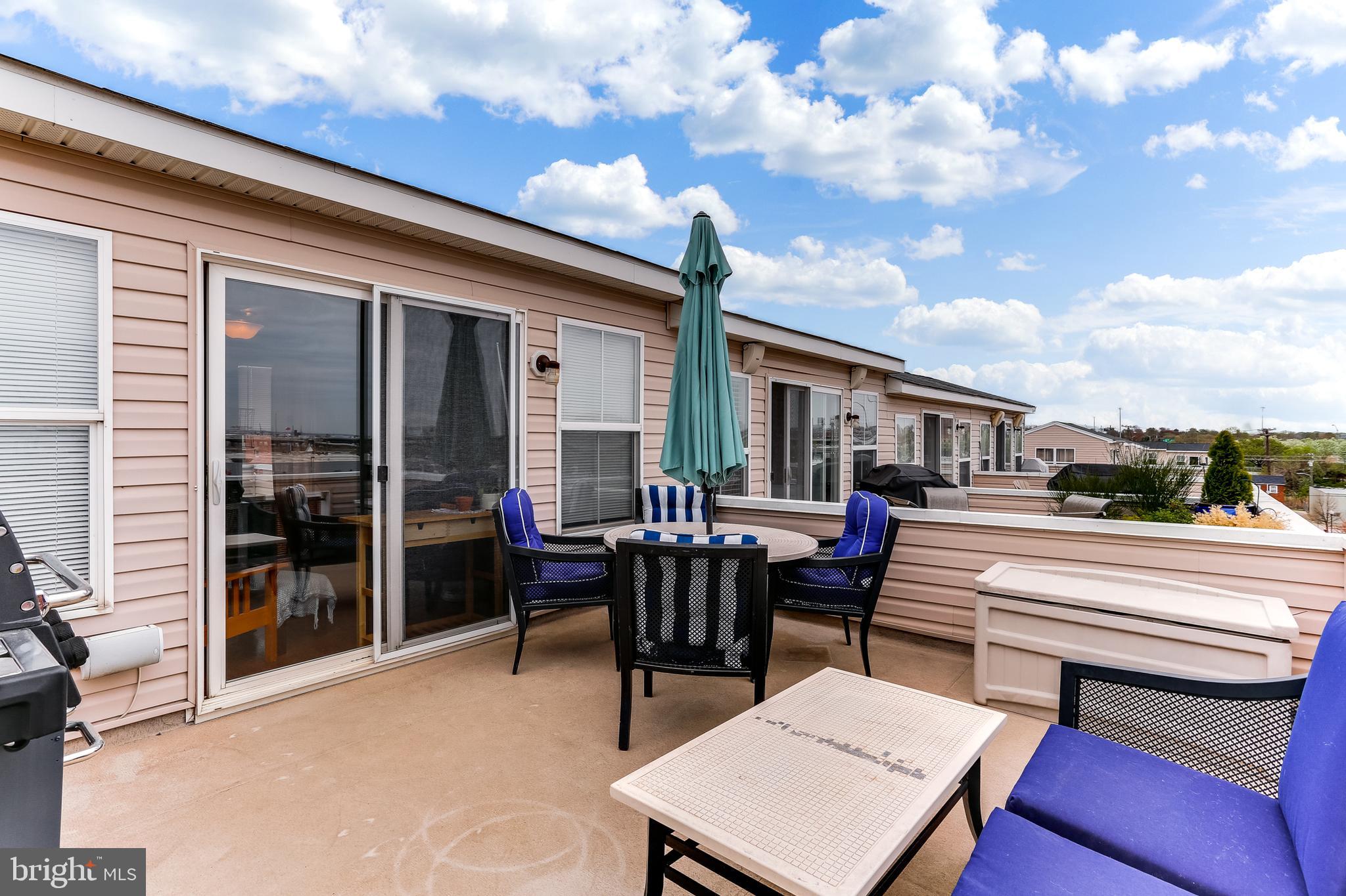 ATHENA SQUARE - Residential