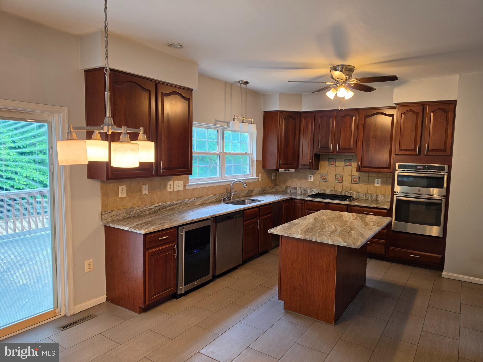 PERRY'S CHOICE - Residential