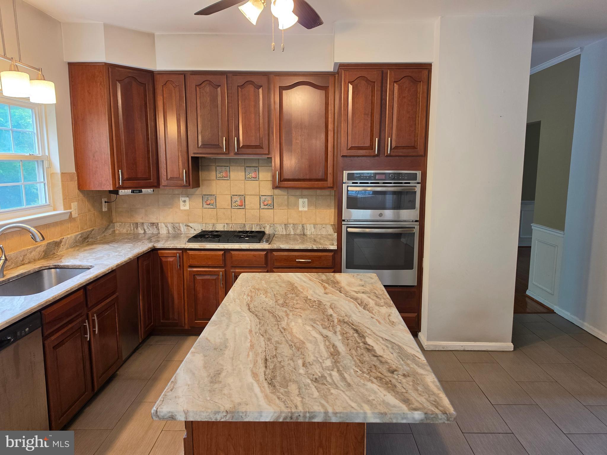 PERRY'S CHOICE - Residential