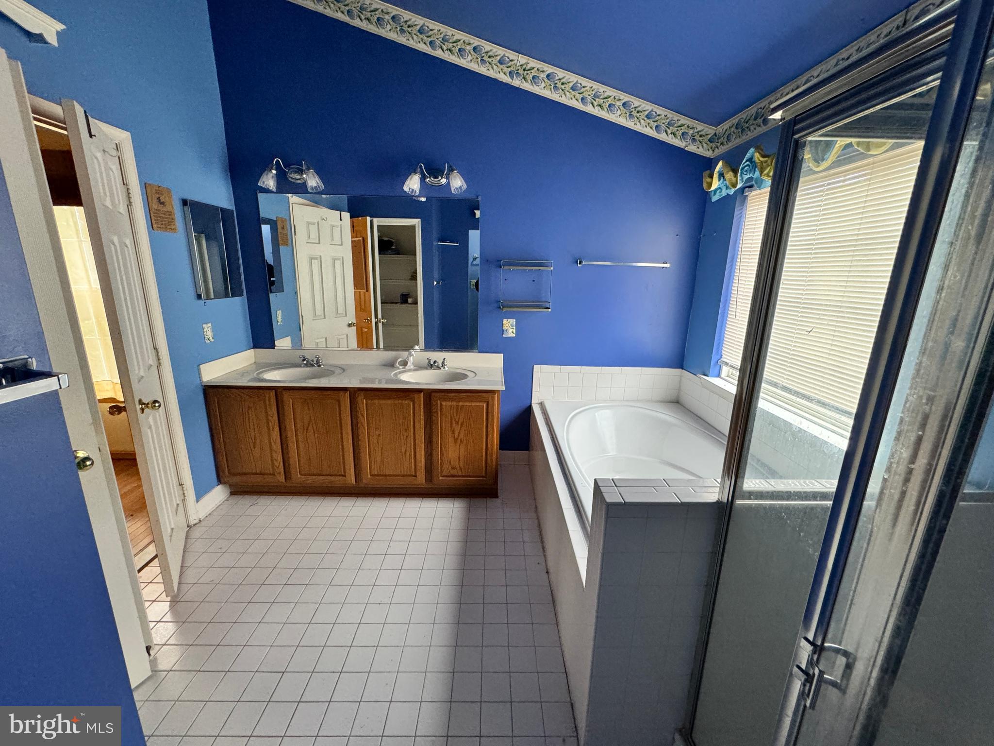 ASHFORD - Residential