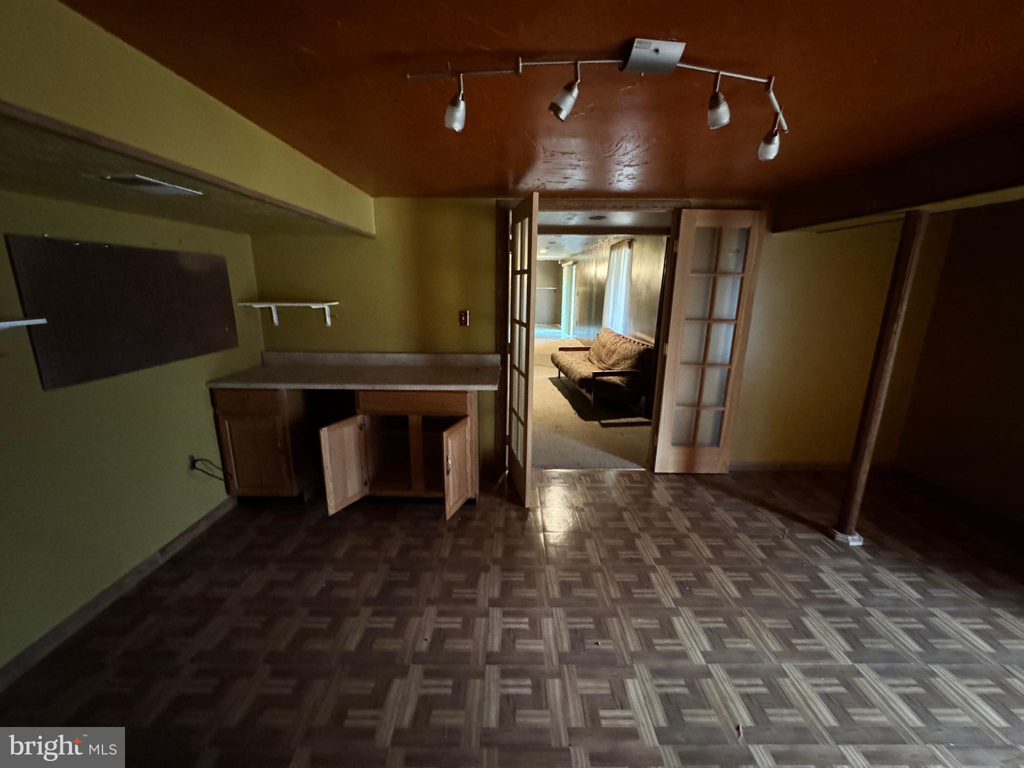 ASHFORD - Residential