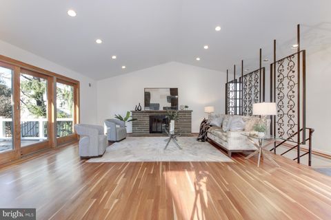 5814 MACARTHUR BOULEVARD NW WASHINGTON DC 20016