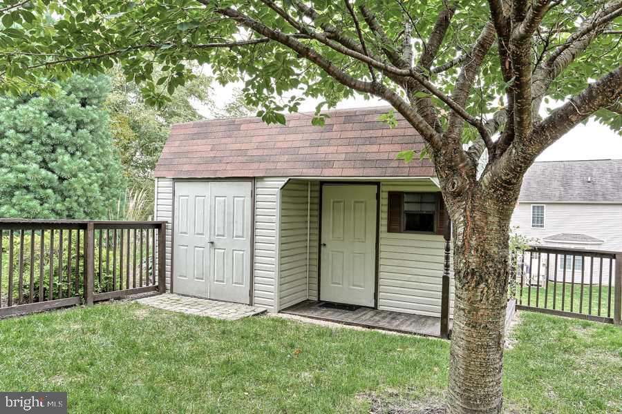 FIELDSTONE FARMS - Residential