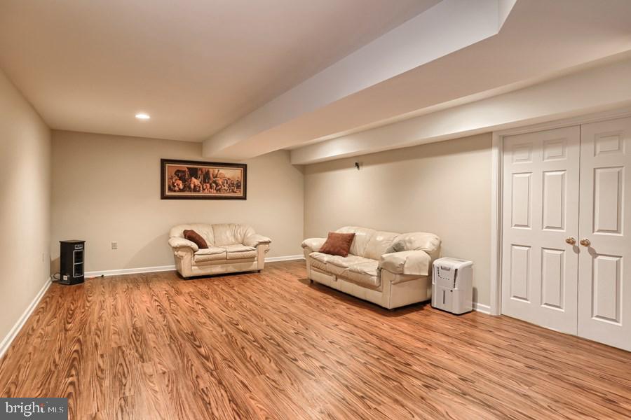FIELDSTONE FARMS - Residential
