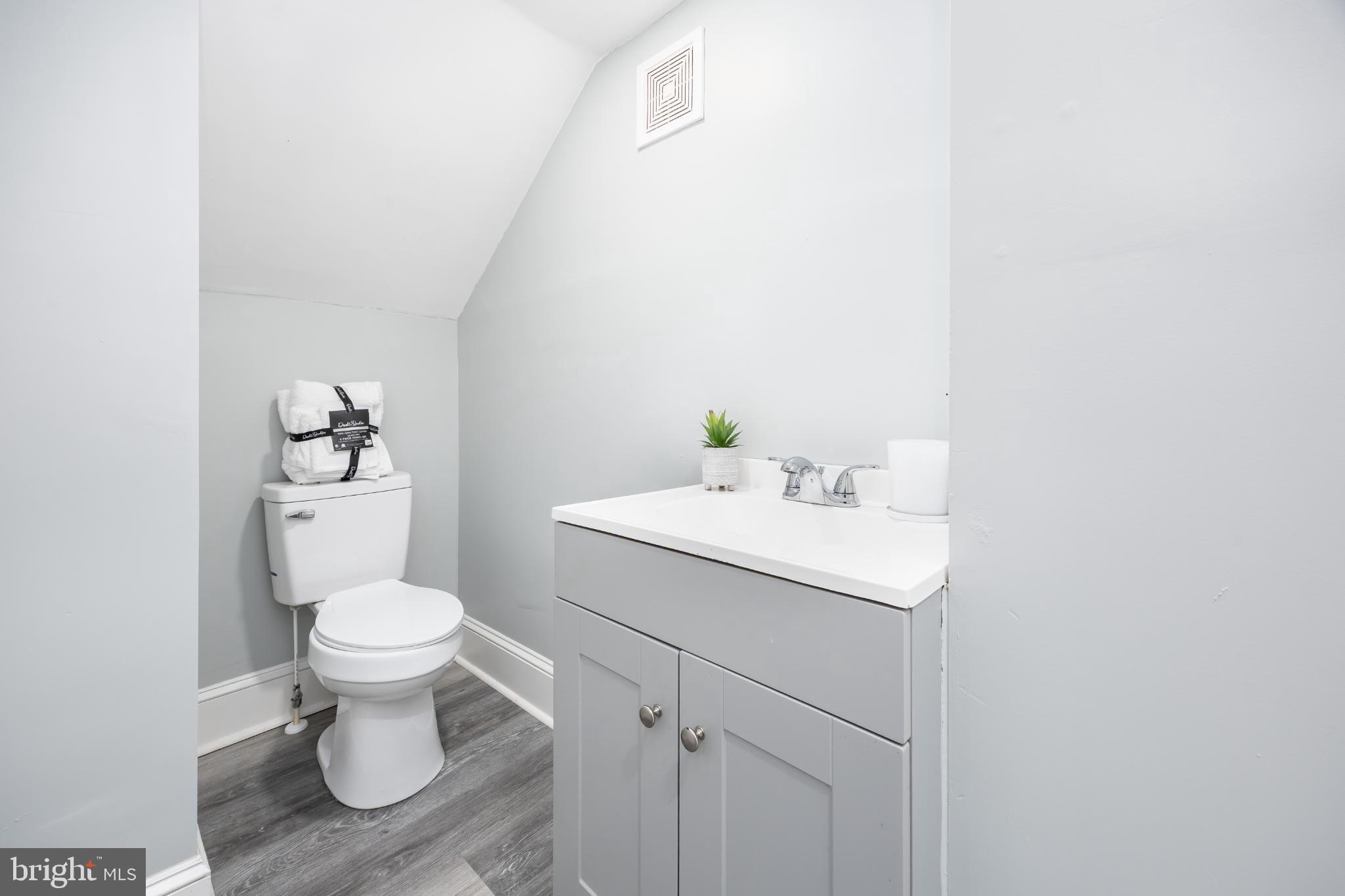 NEWTOWN HISTORIC DISTRIC - Residential