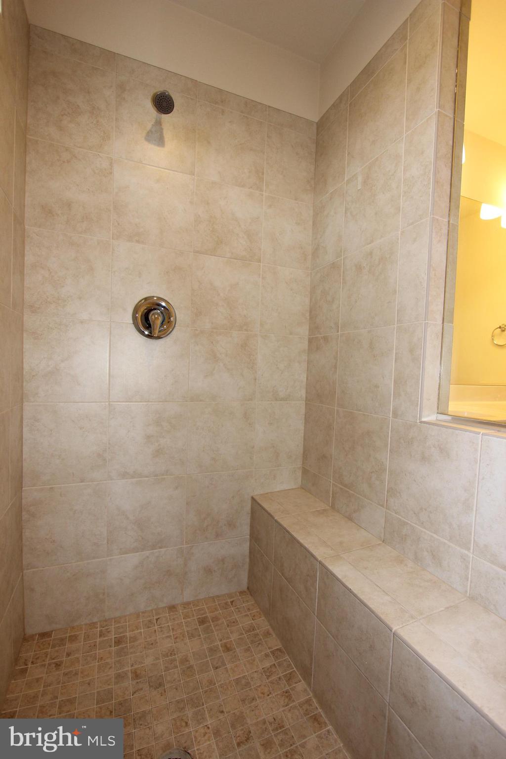 CANTERBURY VILLAGE - Residential Lease