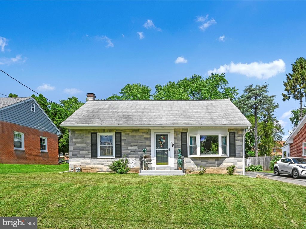 Photo of 1253 Wabank Road, LANCASTER, PA 17603 (MLS # PALA2071488)