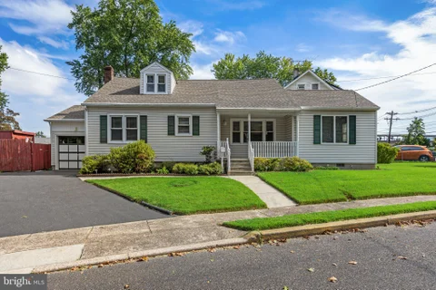 MLS: NJCD2124676