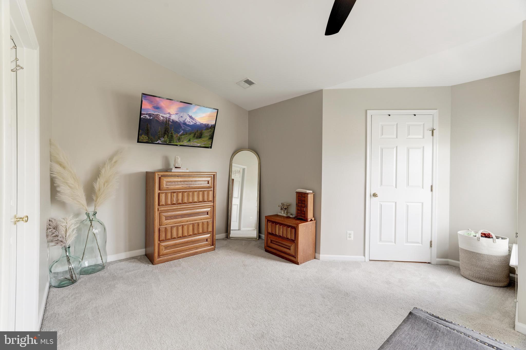 WELLESLEY - Residential Lease