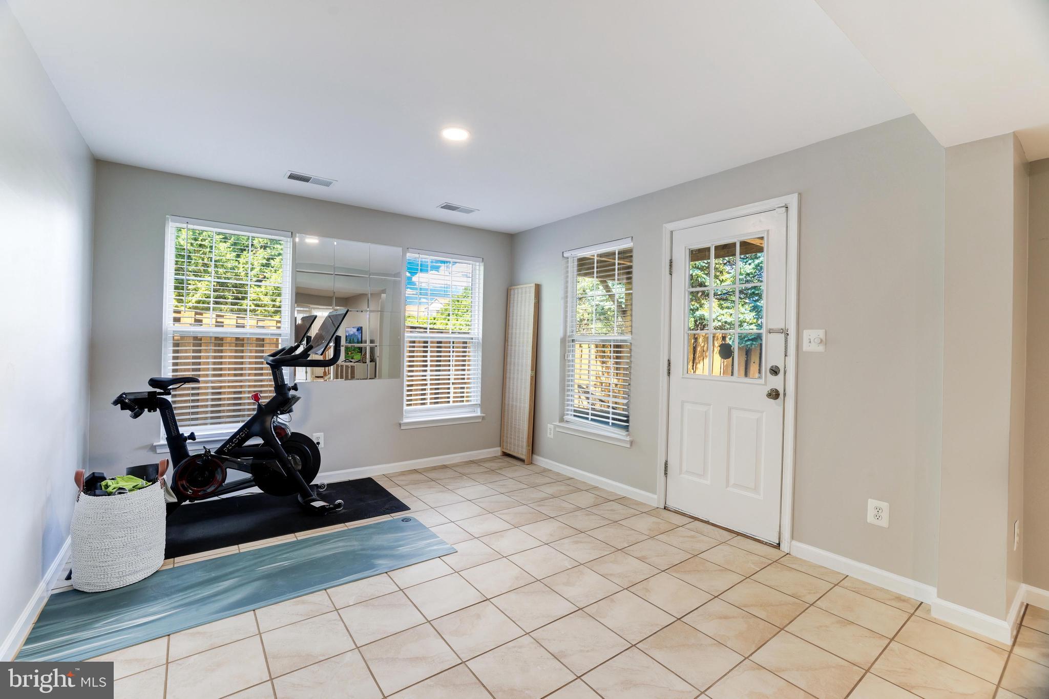 WELLESLEY - Residential Lease