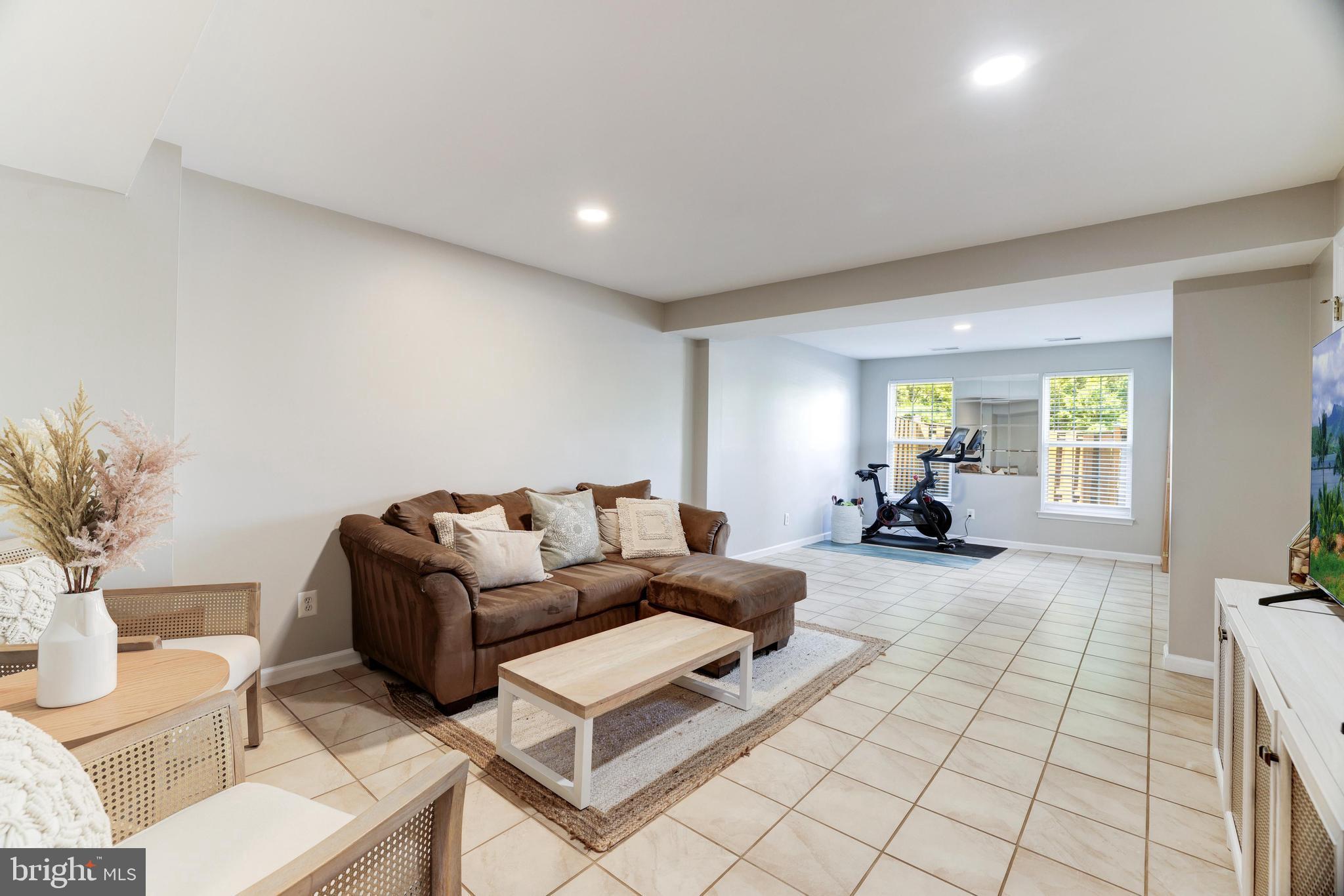 WELLESLEY - Residential Lease