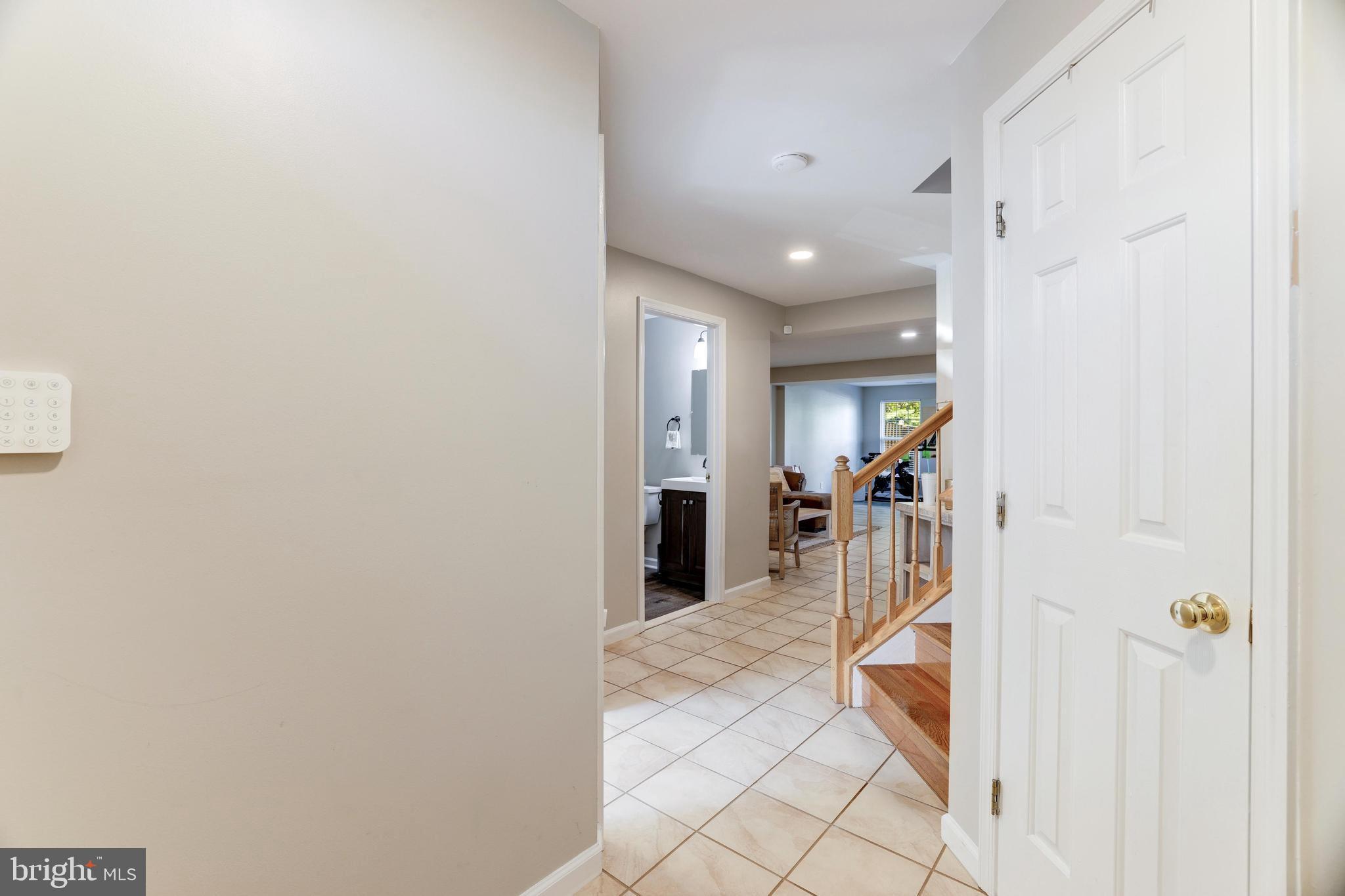 WELLESLEY - Residential Lease